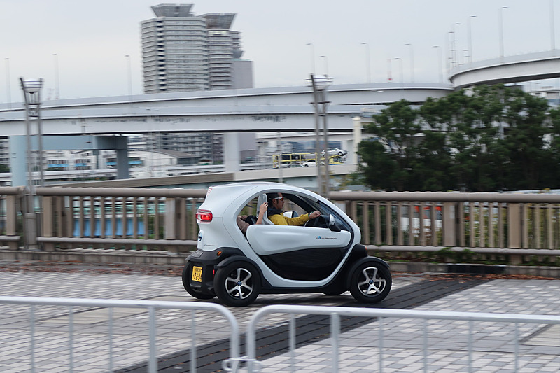 OPEN ROADの夢の大橋にコースを用意する超小型モビリティの試乗も人気を集めていた