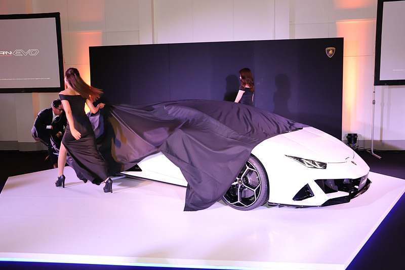 「ウラカン EVO」をアンベール