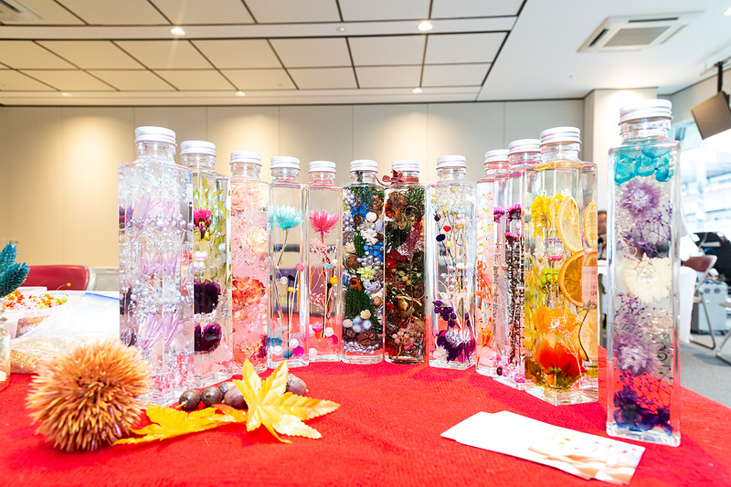 ピットビル2階のクリスタルルームにネイルサロンやマッサージコーナーが設置された