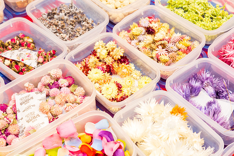 ピットビル2階のクリスタルルームにネイルサロンやマッサージコーナーが設置された