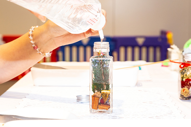 ピットビル2階のクリスタルルームにネイルサロンやマッサージコーナーが設置された