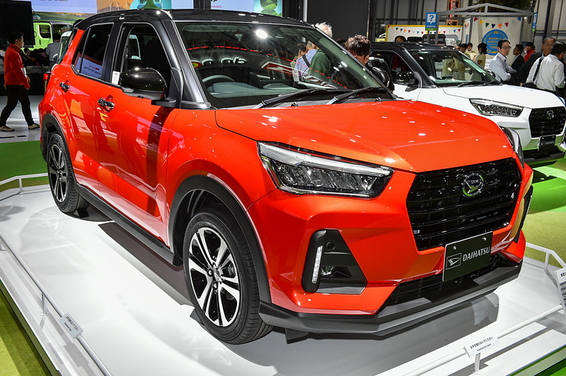 クリーンでダイナミックな印象を狙ったという新型コンパクトSUV。ボディサイズは3995×1695×1620mm（全長×全幅×全高）で、ホイールベースは2525mmという値が公表されている