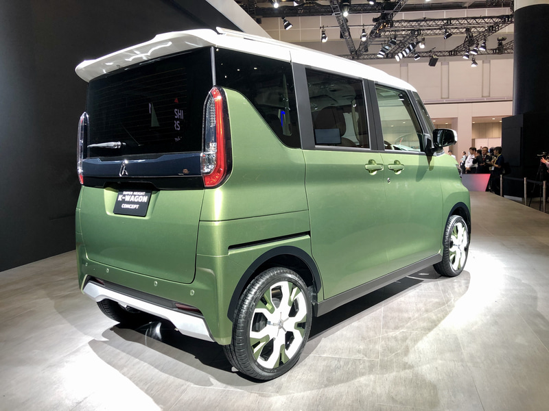 こちらも市販化が近そうな三菱自動車「Super Height K-Wagon Concept」。後ろ姿もスタイリッシュ