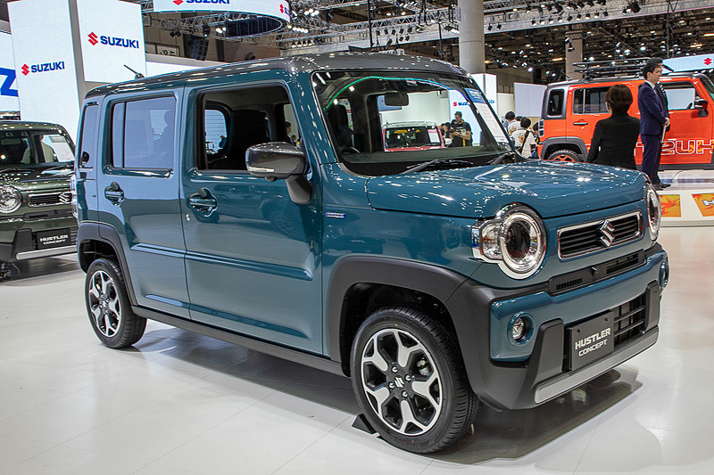 2トーンルーフは、ハードトップや幌をイメージしたL字型のデザインを新採用