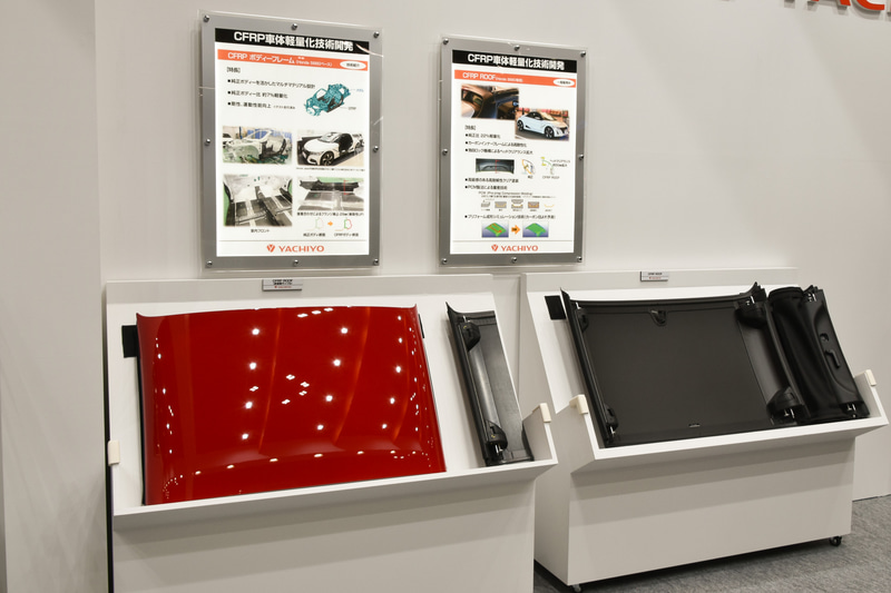 八千代工業ブースに用意されたS660用ハードトップの展示コーナー。スタッフに声を掛ければ実際に持って軽さを感じることもできる