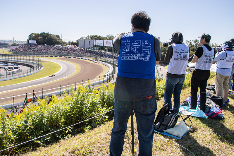 日曜日は逆バンクの立ち上がり、E-2席上段エリアで貸し出しが行なわれた