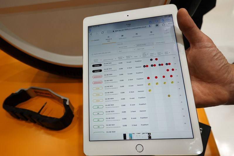 「ContiConnectLive」が提供する情報の例。企業が所有する複数車両の各車両のタイヤ状況が一目瞭然となる