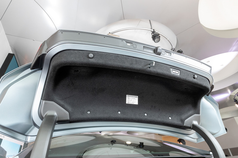 電動開閉機構を装備