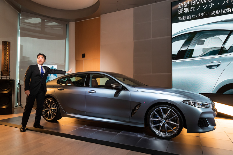 深絞り鋼板の採用により、軽量化と美しいスタイリングを実現していると御館氏