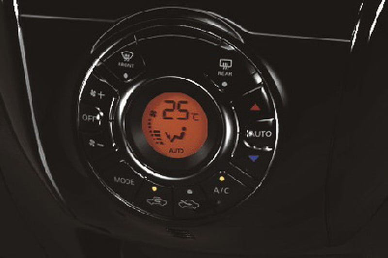 エアコンがオートエアコンに変更される