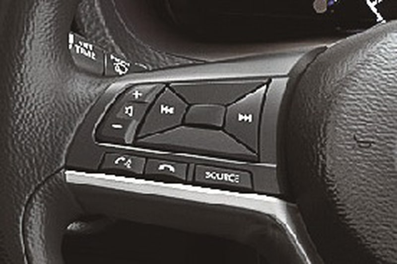 純正カーナビなどを操作できるステリングスイッチ