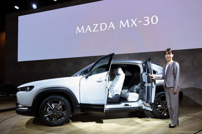 「MX-30」の開発担当主査である竹内都美子さんに開発についての話を聞いた