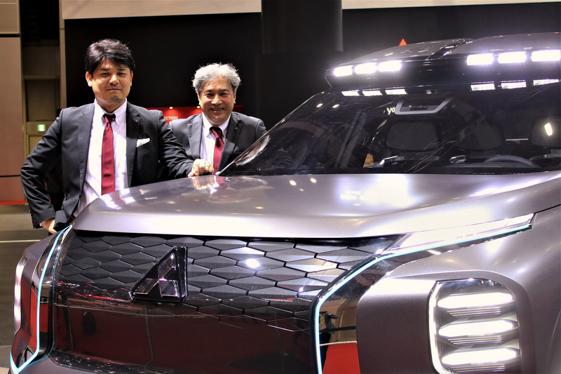 三菱自動車工業株式会社 デザイン本部 先行デザイン部 東京デザイン部長の松岡亮介氏（左）、三菱自動車工業株式会社 デザイン本部 デザイン戦略・企画部長の矢野和雄氏（右）
