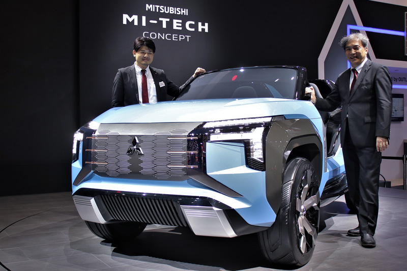 三菱自動車工業株式会社 デザイン本部 先行デザイン部 東京デザイン部長の松岡亮介氏（左）と、三菱自動車工業株式会社 デザイン本部 デザイン戦略・企画部長の矢野和雄氏（右）にインタビューした