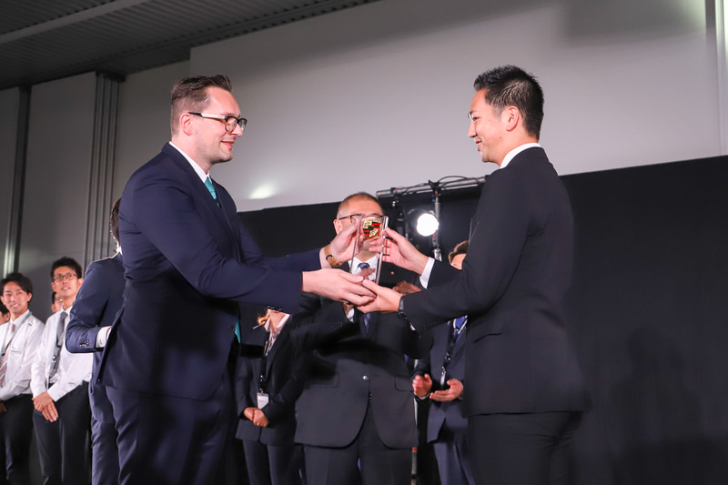 優勝したポルシェセンター横浜青葉 山本拓也氏
