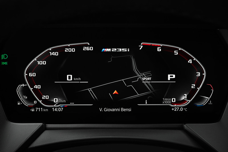 10.25インチのフルデジタル・メーターパネルをオプション設定