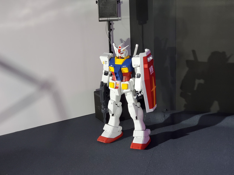 ガンダムの模型展示やアニメーションなども流された