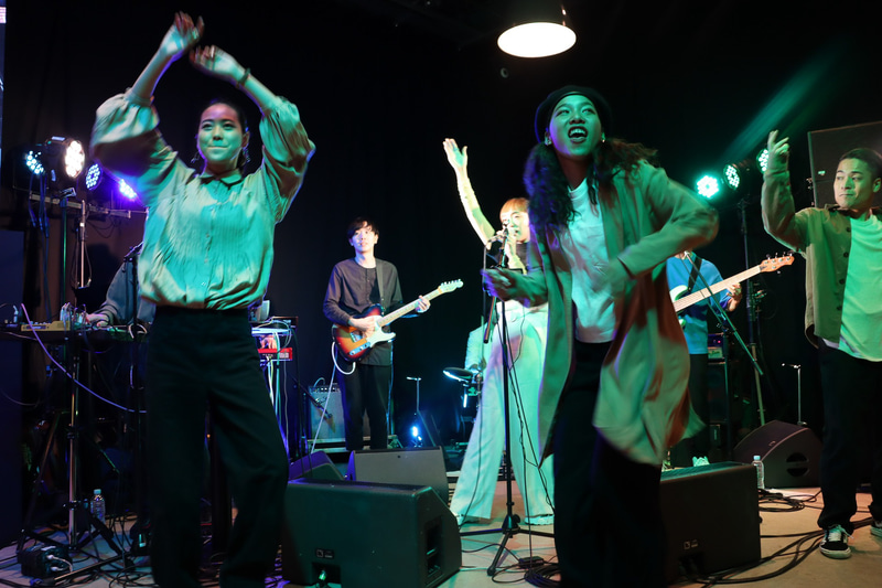 華やかな発表会が行なわれた