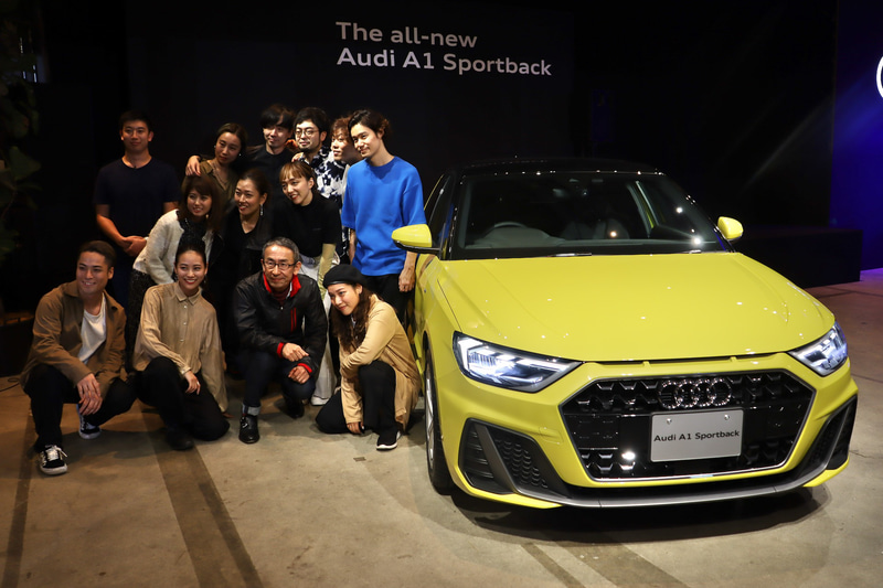 華やかな発表会が行なわれた