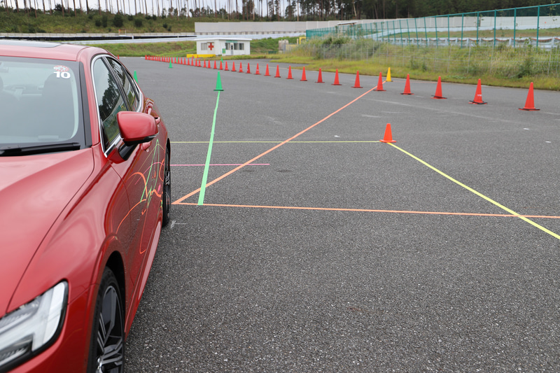 研修会スタッフが“ナスカの地上絵”と呼んでいた、車両に搭載されるセンサー類がどのエリアまでセンシングしているのかを可視化したもの。制作に相当な時間がかかるという