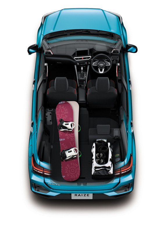 リアシートを倒すことにより大きな荷物や長尺物にも対応