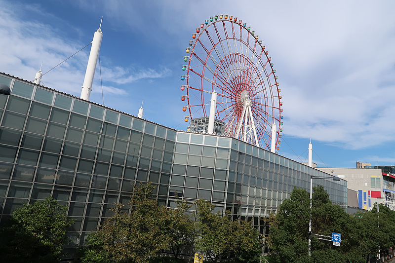 無料エリアのMEGA WEB