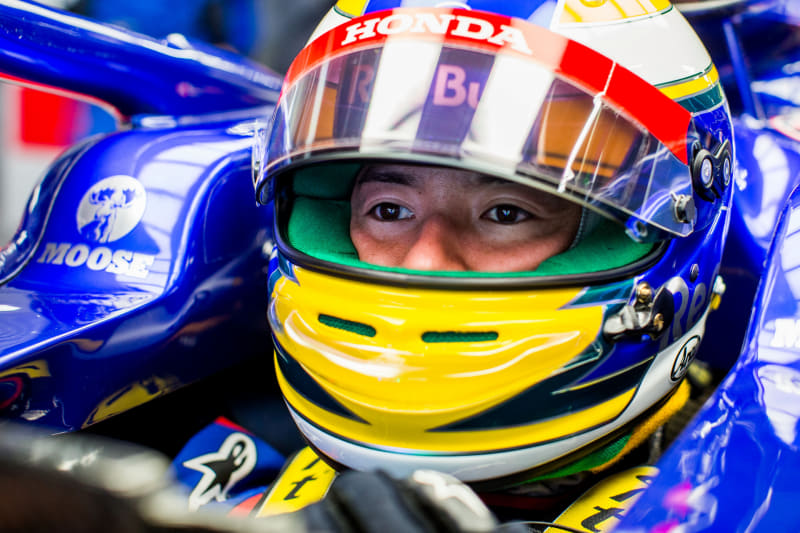 トロロッソのマシンに乗る山本選手