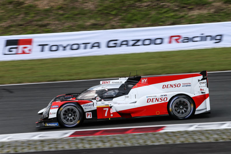 開幕戦で優勝した7号車（左）と8号車（右）には大幅なハンディキャップが与えられた