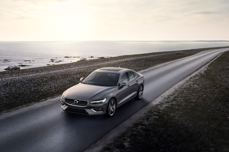 ミッドサイズスポーツセダン「S60」をフルモデルチェンジ