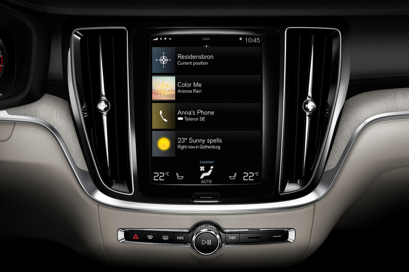 インテリアでは上級モデルの90シリーズと同機能を有するフロントシートを採用し、マッサージ機能やベンチレーション機能（Inscription グレードに標準装備）など、快適装備を充実させた