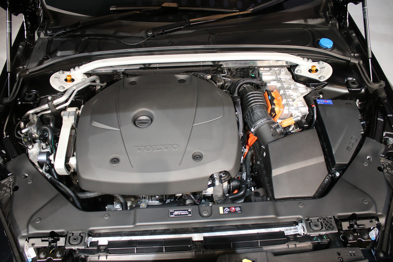 S60 T8 ポールスター エンジニアード