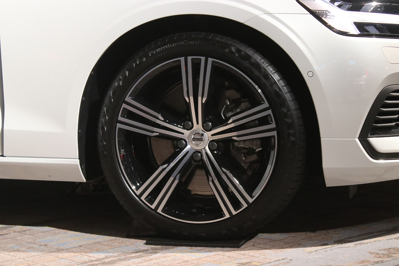 S60 T6 ツインエンジン AWD インスクリプション