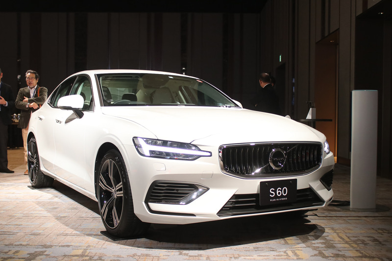 S60 T6 ツインエンジン AWD インスクリプション