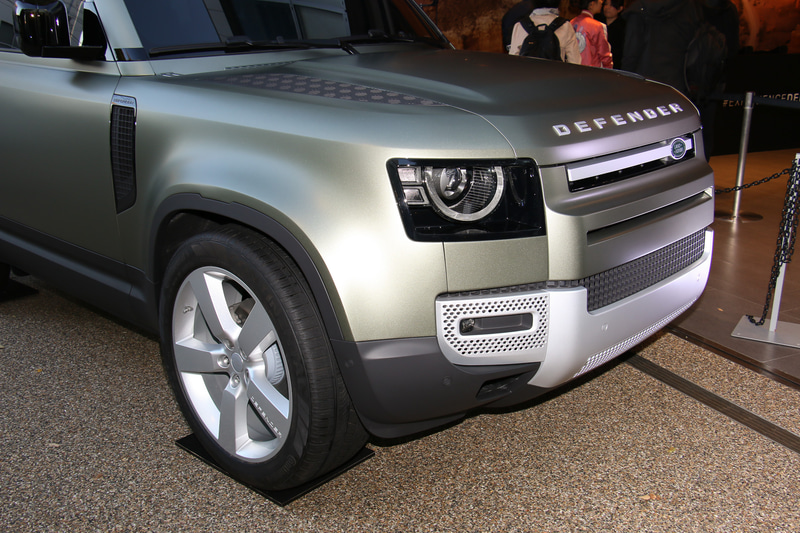 フロントマスクでは力強さとともに親しみやすさも表現しているという