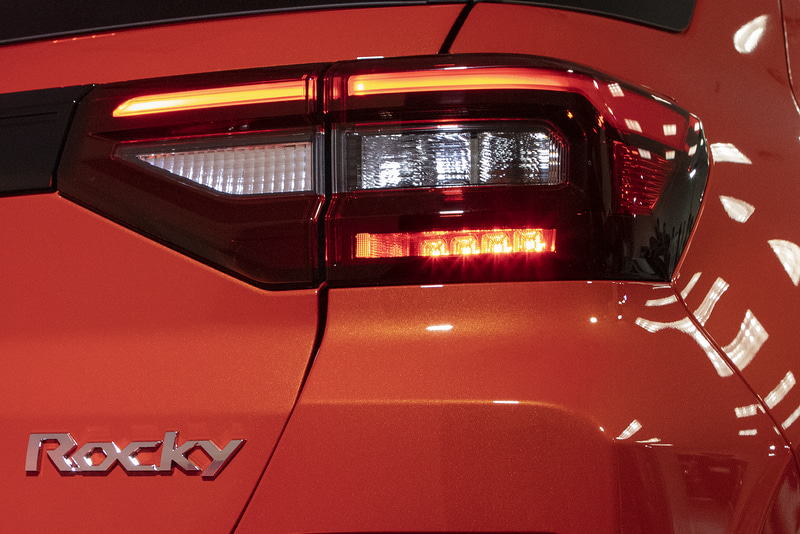 スモール＋ブレーキランプ点灯