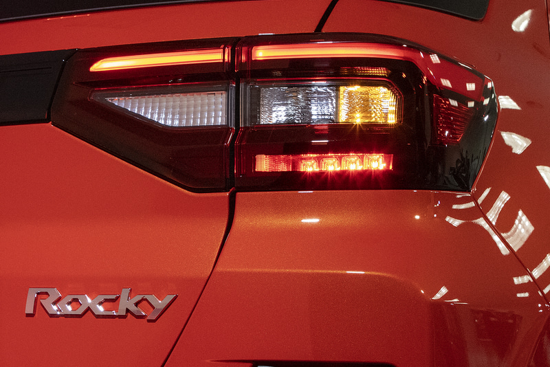 スモール＋ブレーキ＋ウインカー点灯