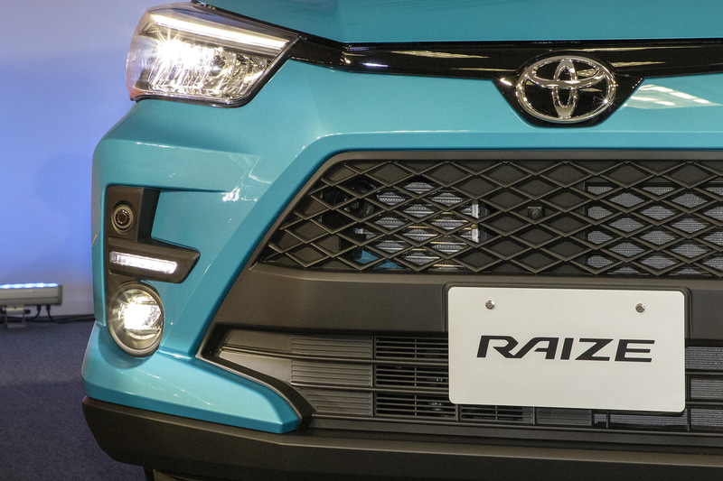 ダイハツ「トール」と同型エンジンだが、インタークーラーの取り付け位置がエンジン直上からフロントグリル側へ。これによってインタークーラーの効率がアップ。トルクや燃費の向上といったいい結果につながっている