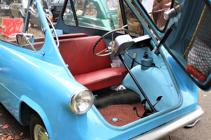 ツェンダップ・ヤヌス 250のフロント側。イセッタなどと同じようにドアが開く