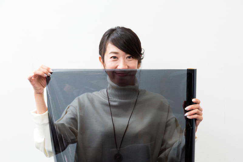 透過率13％のダークスモークフィルムにも対応。結構黒い