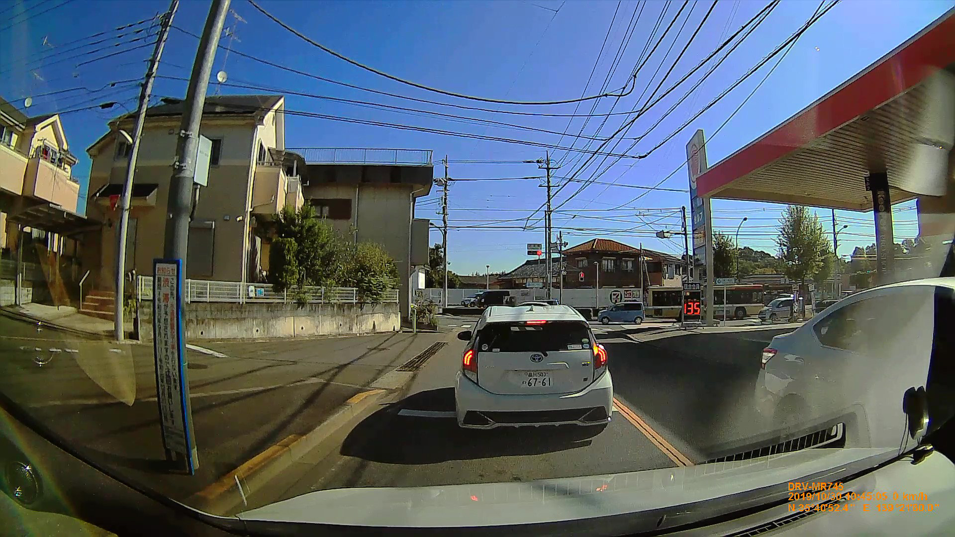 実際にDRV-MR745で撮影した映像から切り出した画像（クリックするとフルHD画像が見られます）