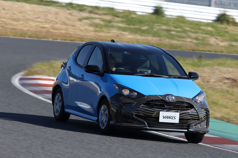 袖ヶ浦フォレストレースウェイで新型「ヤリス」（プロトタイプ）の試乗会が行なわれた