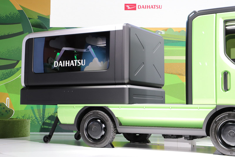 車両後方にカートリッジ式の荷台を設定