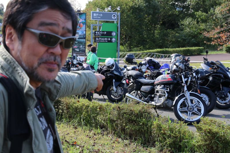 サーキットへ向かう途中のバイク駐輪エリアで発見、私にとってのMVPはホンダ WING GL500のカスタム（サイドカバーとヘッドライト周りがオリジナルとは異なるように見える）。懐かしくて涙が出そうになった。これからも大切に乗ってあげてください