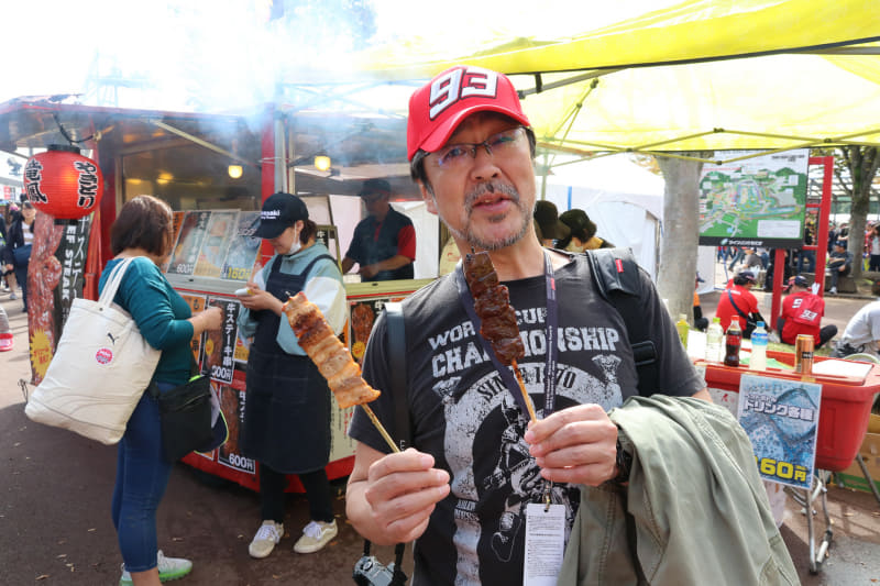 「行列を見つけたら、とりあえず並んでみよう」の精神。ここの串はかなり美味しいものだった