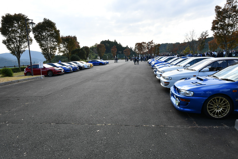 1100台を超えるWRXが集結。複数名参加が多いので、1800名以上の参加者が集まった