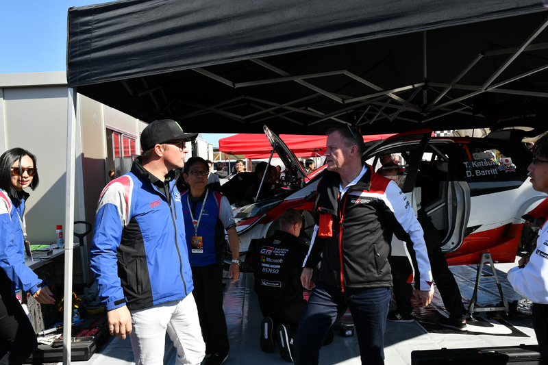 9日にマキネン監督が「WRX Fan Meeting」に訪れていたので、10日はソルベルグ選手がToyota GAZOO Racing WRTのピットを訪問