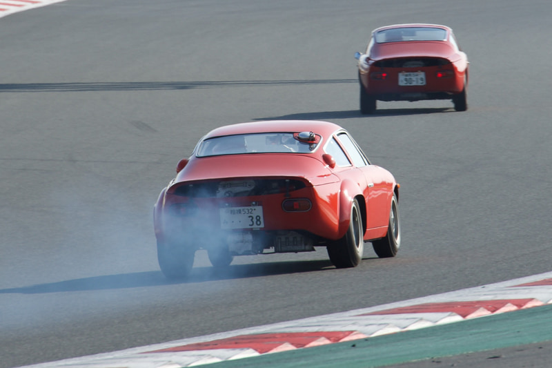 午後のフリー走行はまるで“動く博物館”