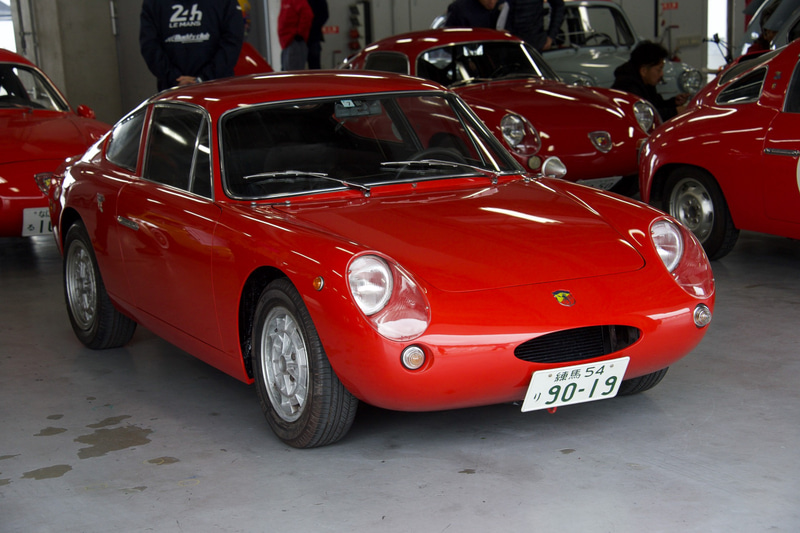 雨の船橋サーキットを走った1000 Bialbero GT（1963年）とそのエンジン