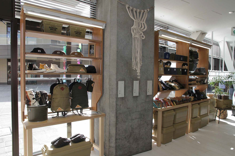 車内の使い勝手を高める製品も多数用意