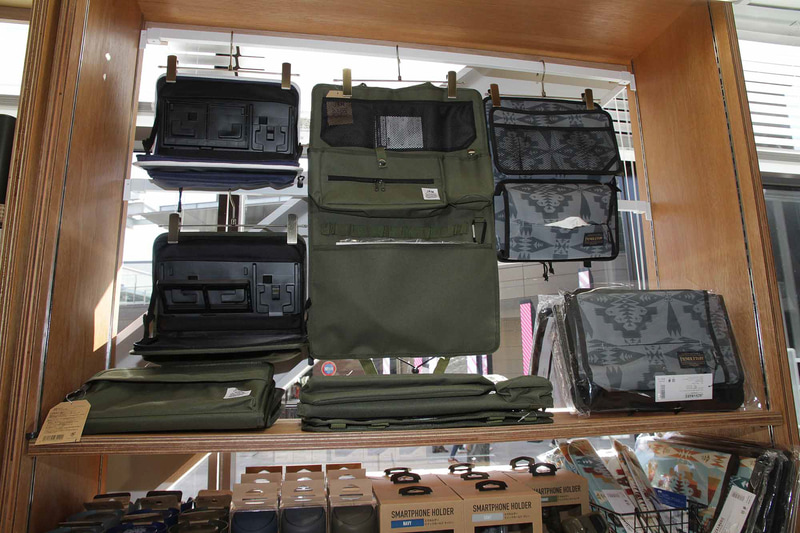 車内の使い勝手を高める製品も多数用意